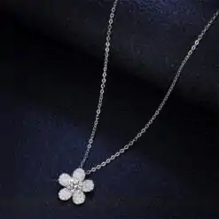 High Quality Flower Pendant Necklace Moissanite Silver | D-Carats