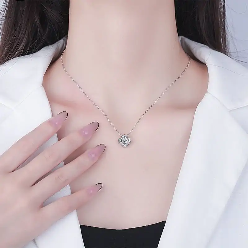 Clover necklace <br> moissanite silver. 4 Durable Four Leaf Clover Moissanite Silver Necklace | D-Carats