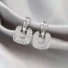 Pendientes cuadrados de diamante en oro blanco | D-carats.