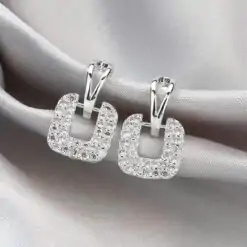 Pendientes cuadrados de diamante en oro blanco | D-carats.