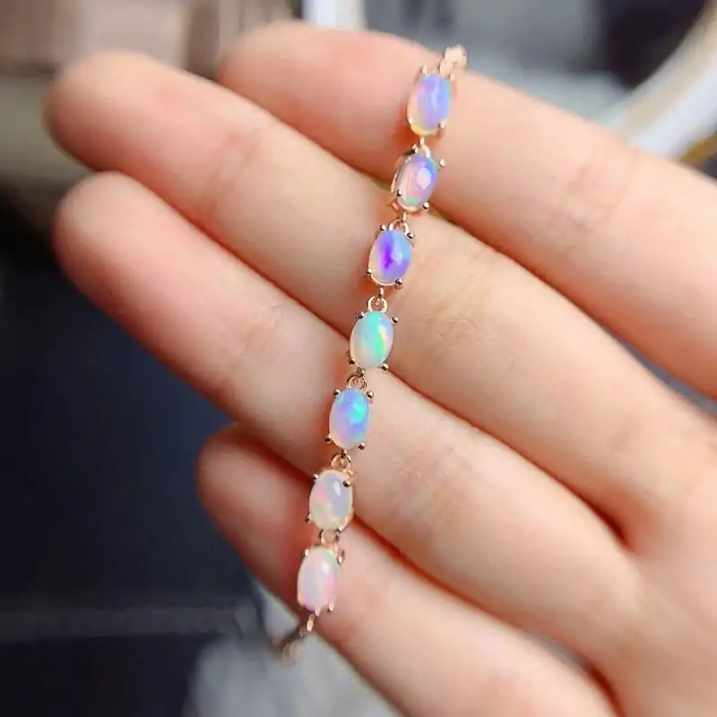 Bracelet à charme et breloques en opale naturelle et argent. 6 Bracelet en argent et opale naturelle à petit prix | D-Carats