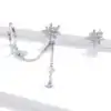Schattige asymmetrische sterretjes-oorbellen in zilver | D-Carats.