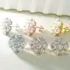 Oorknopjes cluster van moissaniet en zilver. 34 Glamoureuze zilveren cluster moissaniet oorbellen | D-Carats.