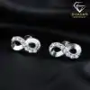 Pendientes infinito de plata con piedras de moissanita | D-Carats.