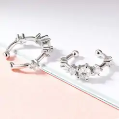 Boucles d'oreilles uniques non percées en argent massif avec diamant moissanite | D-Carats.
