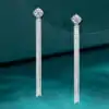 Boucles d'oreilles pour femmes en argent massif avec frange de moissanite | D-Carats.