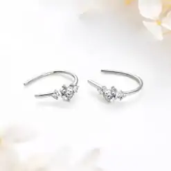 Boucles d'oreilles à crochet en argent massif avec moissanite en forme de U | D-Carats.