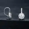 Pendientes baratos de gancho de palanca de moissanita de plata de ley | D-Carats.