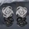 Pendientes duraderos de nudo de amor con moissanita en plata | D-Carats.