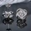 Mejor idea de regalo: pendientes de nudo de amor con moissanita en plata de ley | D-Carats.