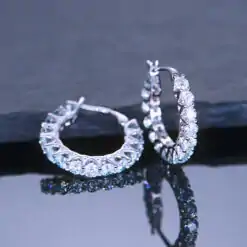Atemberaubende kleine Creolen aus Silber mit Moissanit | D-Carats.