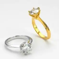 Prachtige zilveren solitaire moissaniet verlovingsring | D-Carats.