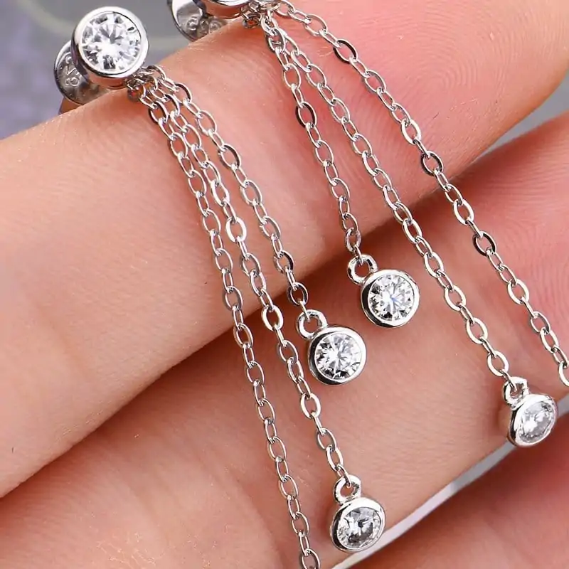 Moissanit-Diamant-Quasten-Ohrringe aus Silber. 4 Langlebige Quasten-Ohrringe mit Moissanit-Diamanten | D-Carats